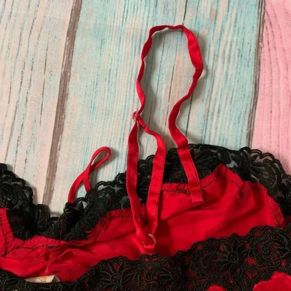 Gold label Victoria’s Secret 100% silk cami crop top - Picture 7 of 7